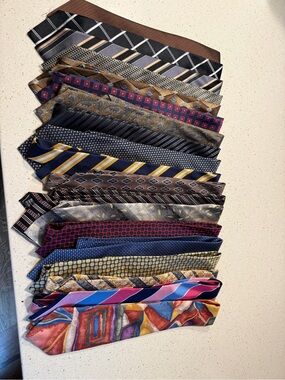 Mixed Men’s Silk Tie Set in Blue, Brown, Red, Gold, Pink